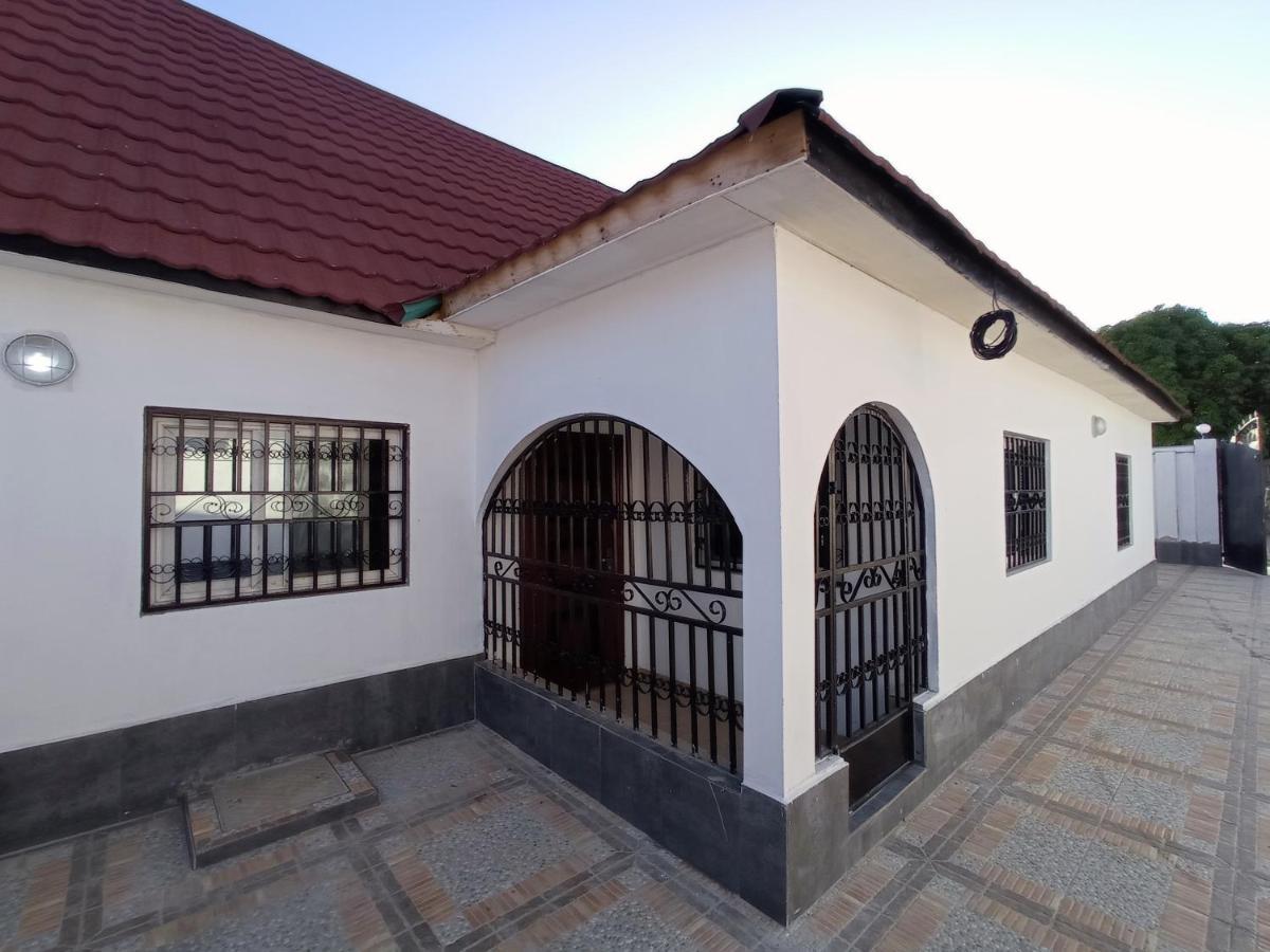 Villa The White House No.1 Brufut Exterior foto
